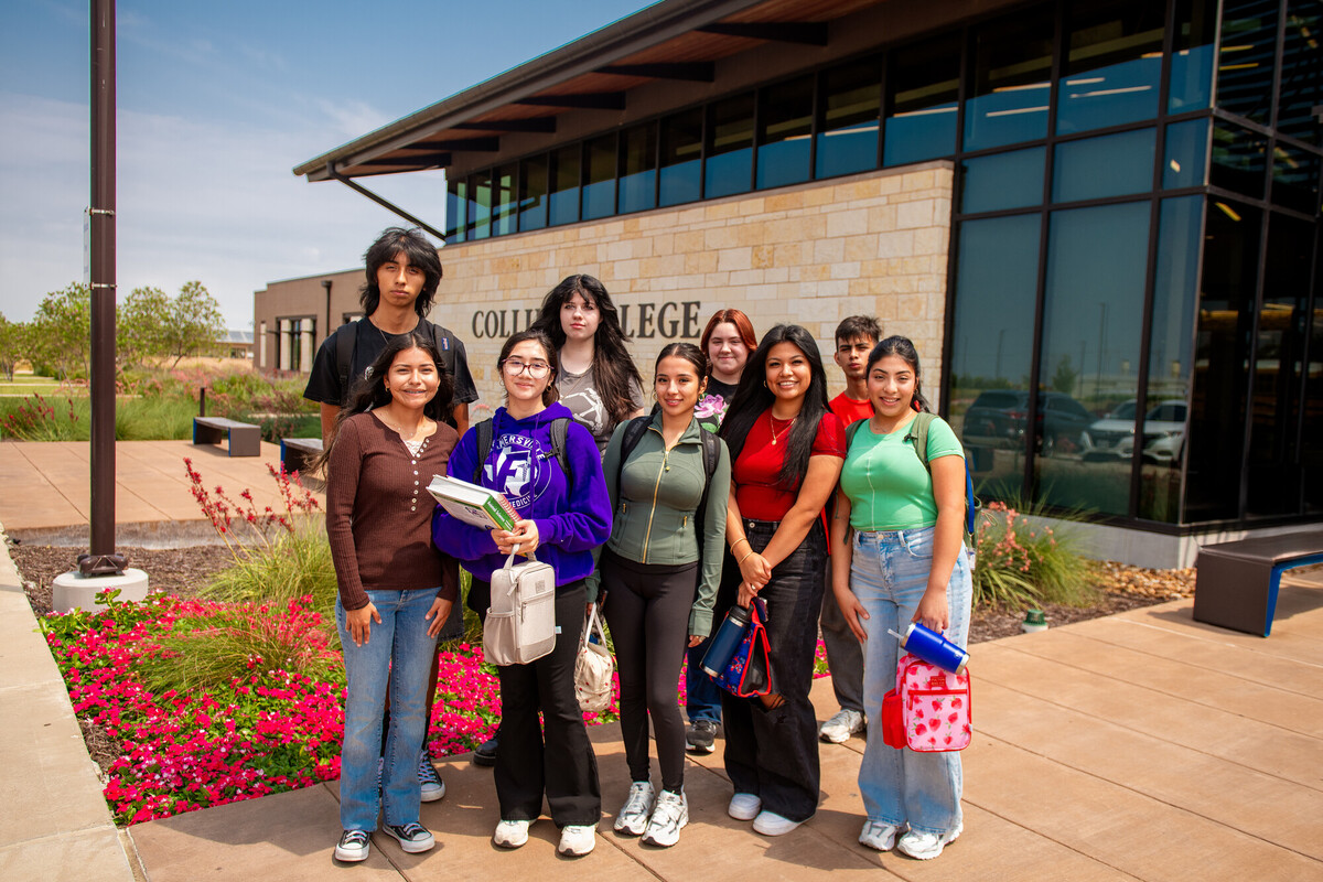 Students standing in a group in front of Farmersville campus